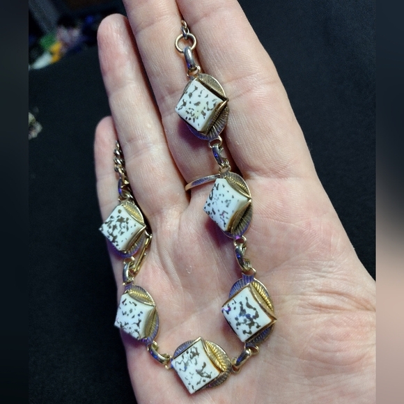 Gold And Marbled Stone Choker Necklace - Picture 7 of 15